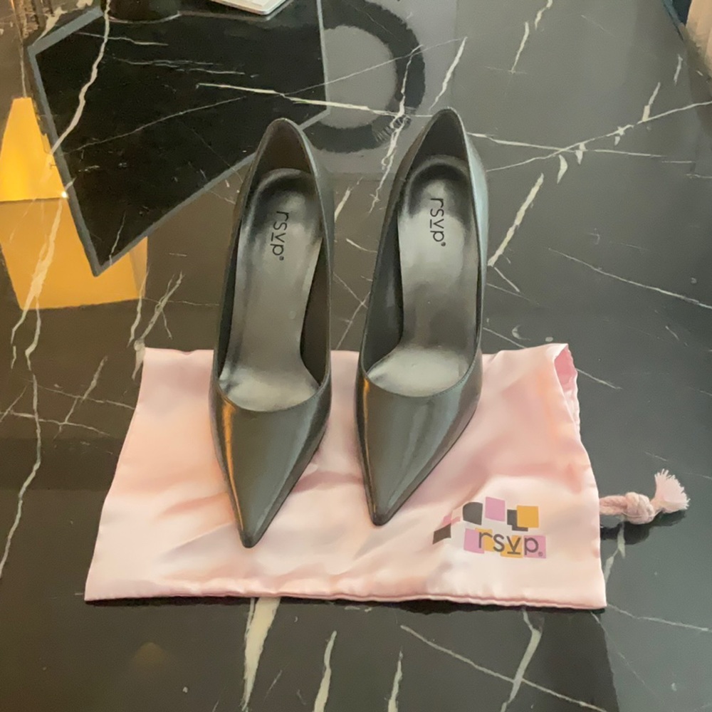 RSVP  pointed row gray leather stiletto pumps
